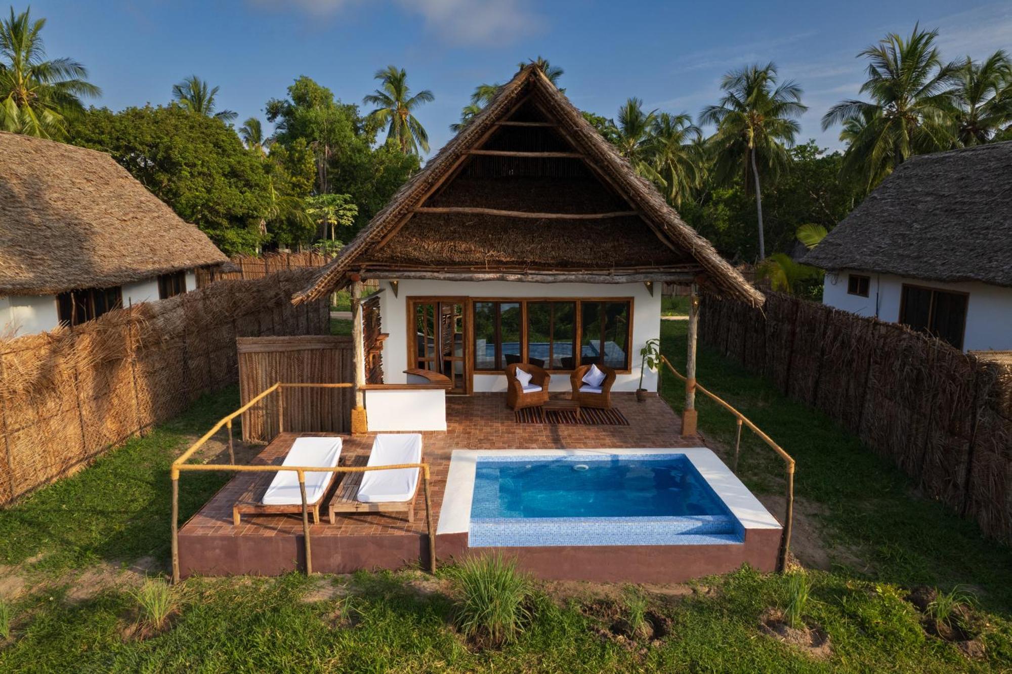 Pole Pole Bungalows Utende ภายนอก รูปภาพ