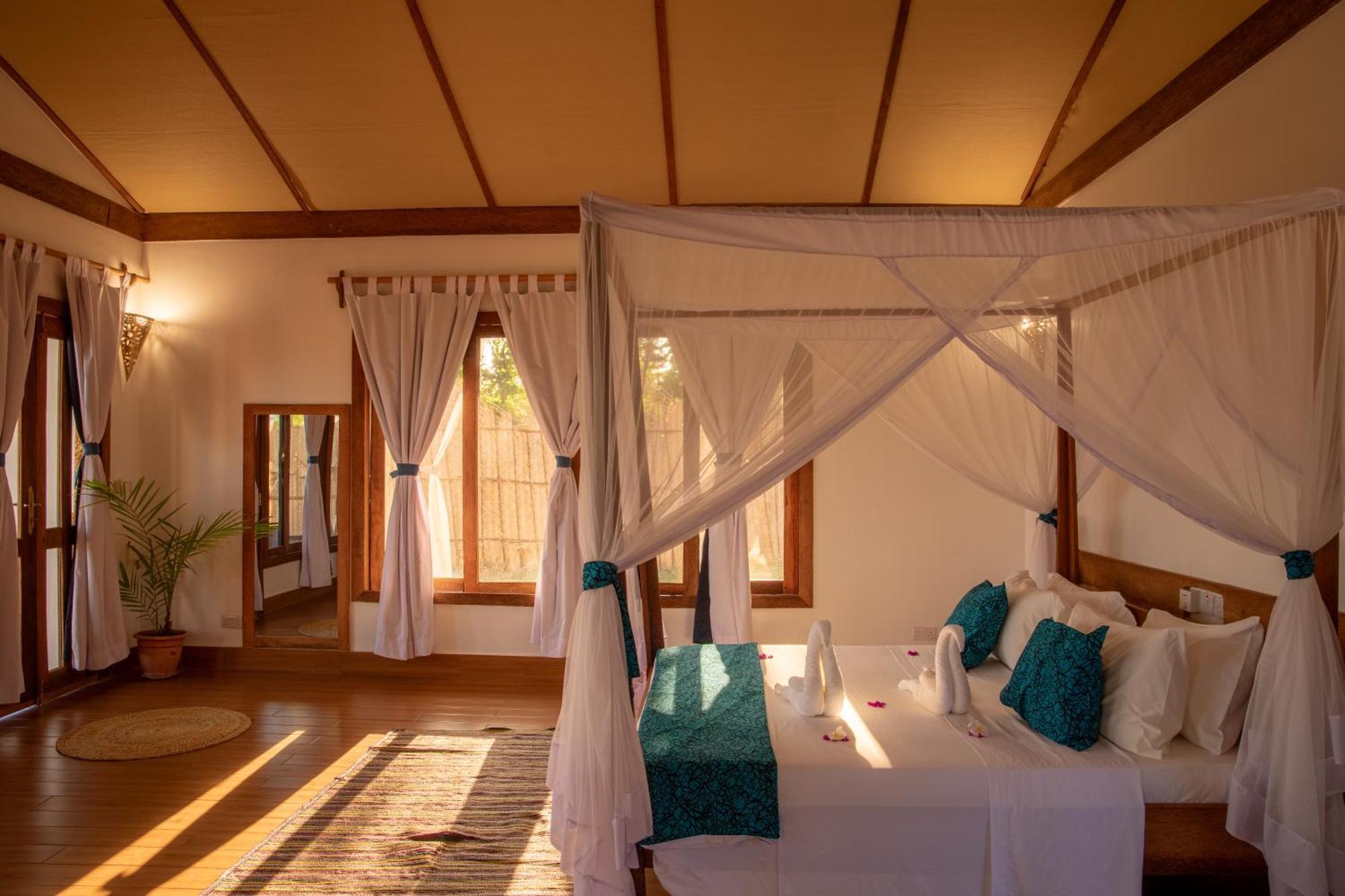 Pole Pole Bungalows Utende ภายนอก รูปภาพ