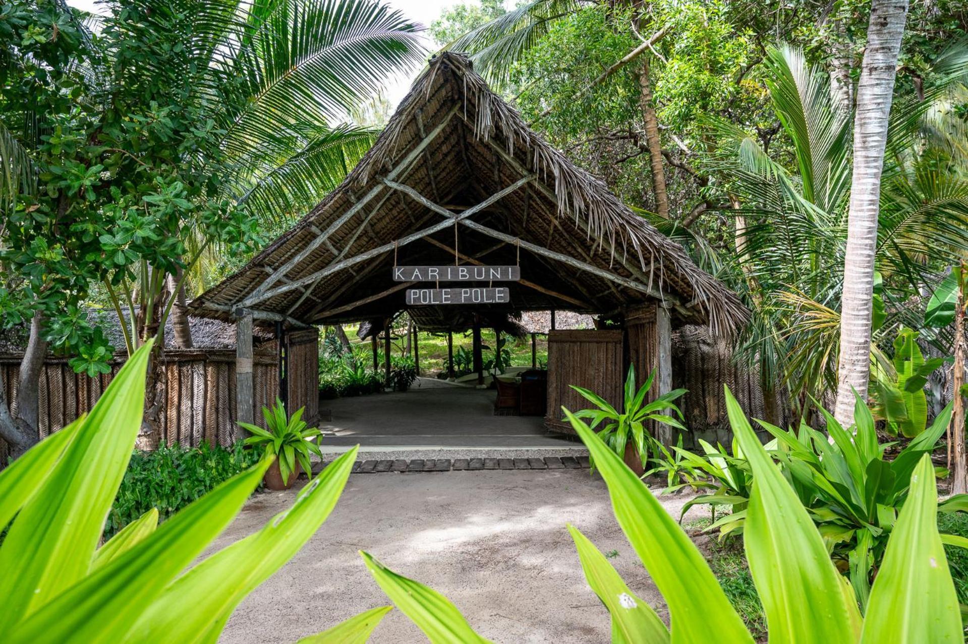 Pole Pole Bungalows Utende ภายนอก รูปภาพ